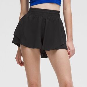 Lululemon shake it out high rise running shorts 2.5”